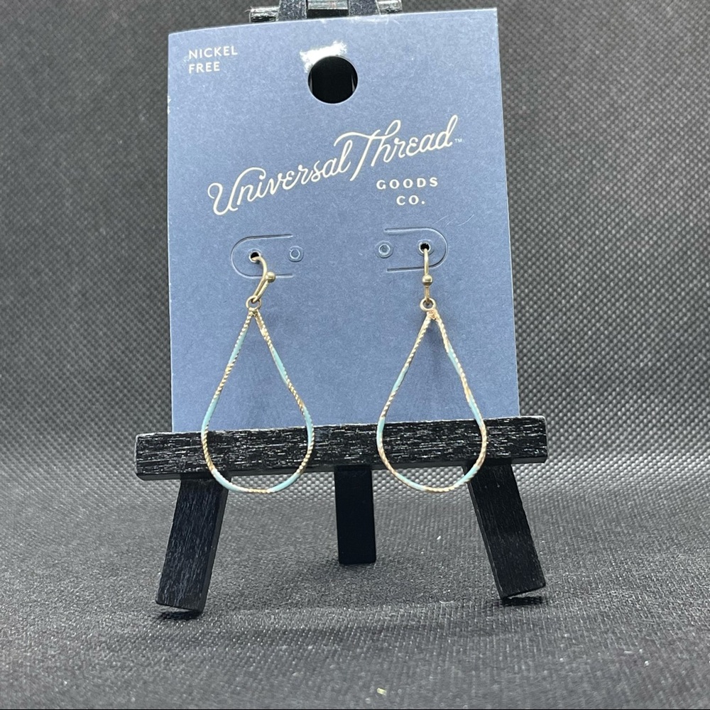 Universal Thread Twisted Earrings lt blue
